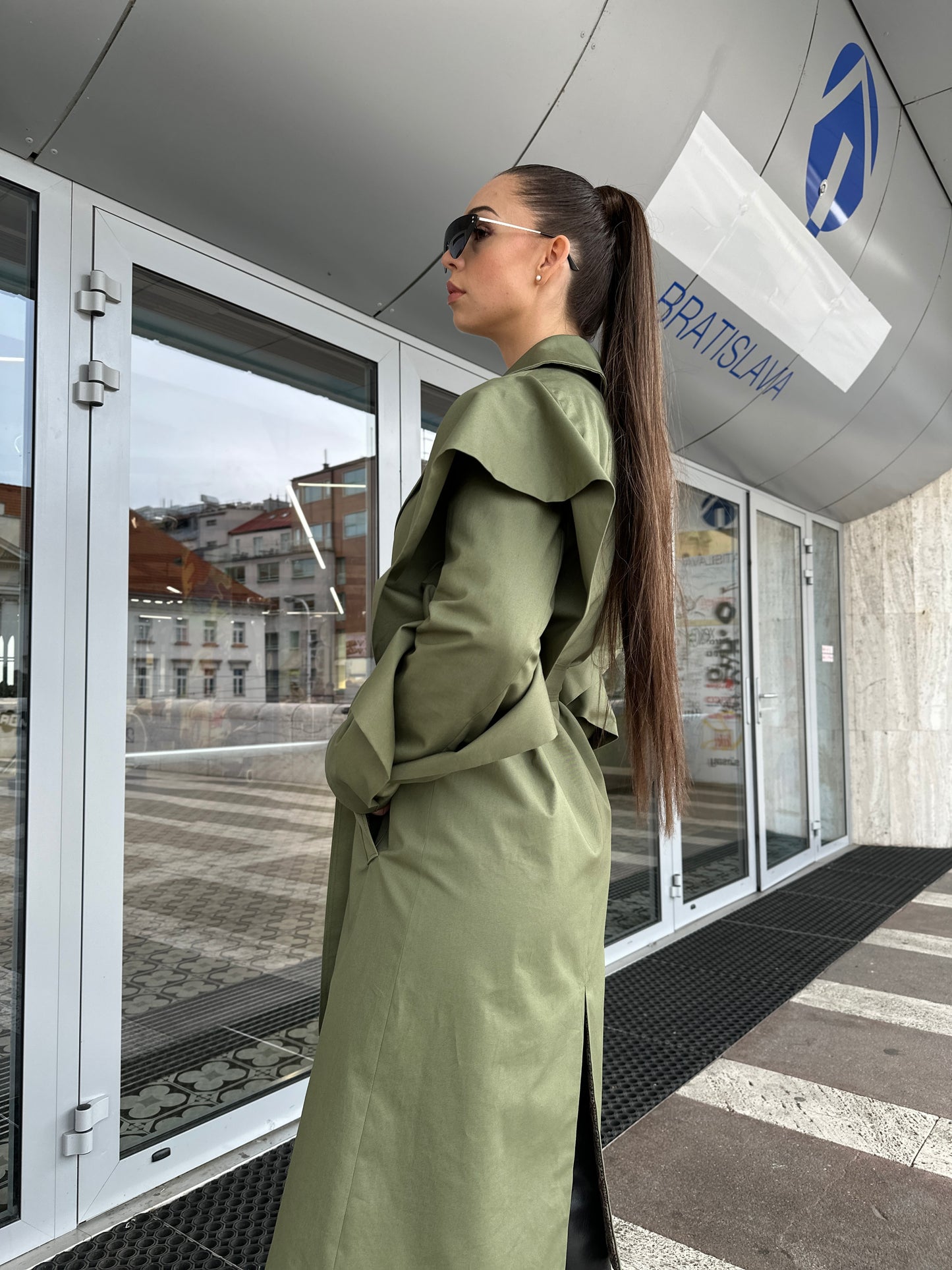 Trenčkot SLEEVES olive - SKLADOM