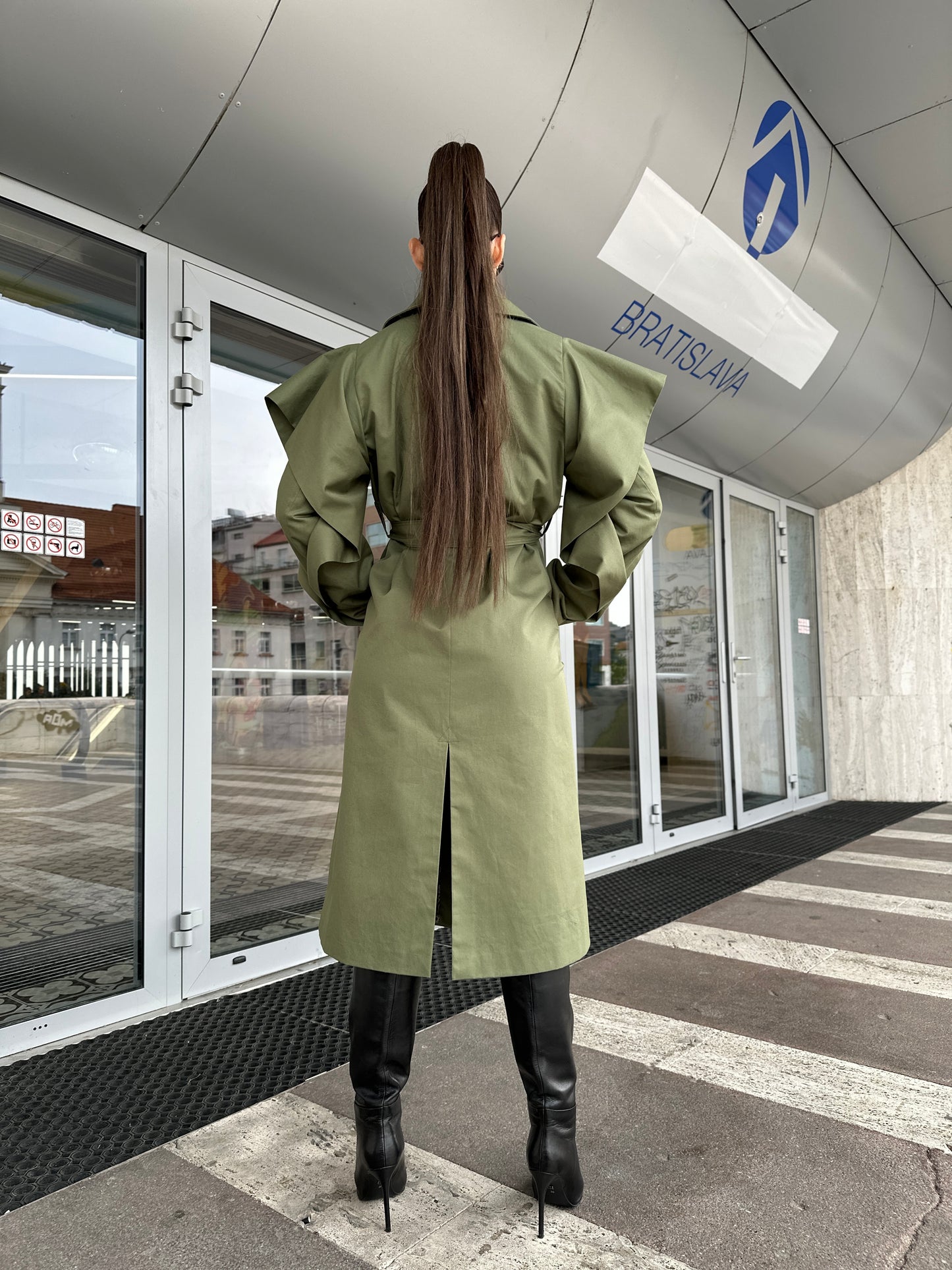 Trenčkot SLEEVES olive - SKLADOM